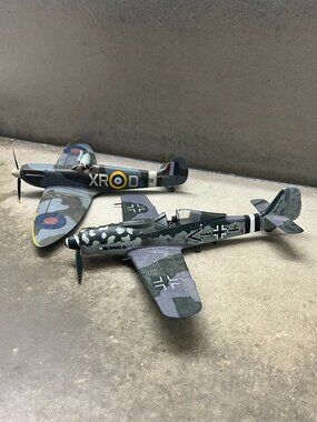 Vintage 21st Century Toys Military Model Airplanes with Soldiers